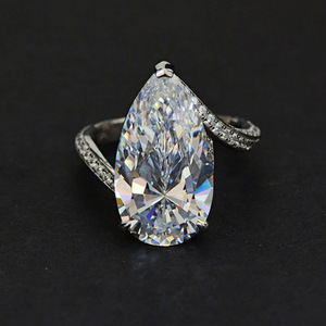 Anello dal Design a Forma di Pera, Elegante Anello da Dito per Donne - Product Image 2