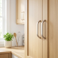 Tiroir de meuble moderne incurvé en alliage d'aluminium nickel brossé de haute qualité 96/128mm, durable, pour cuisine, commode, hôtel - Fabrication OEM 2026