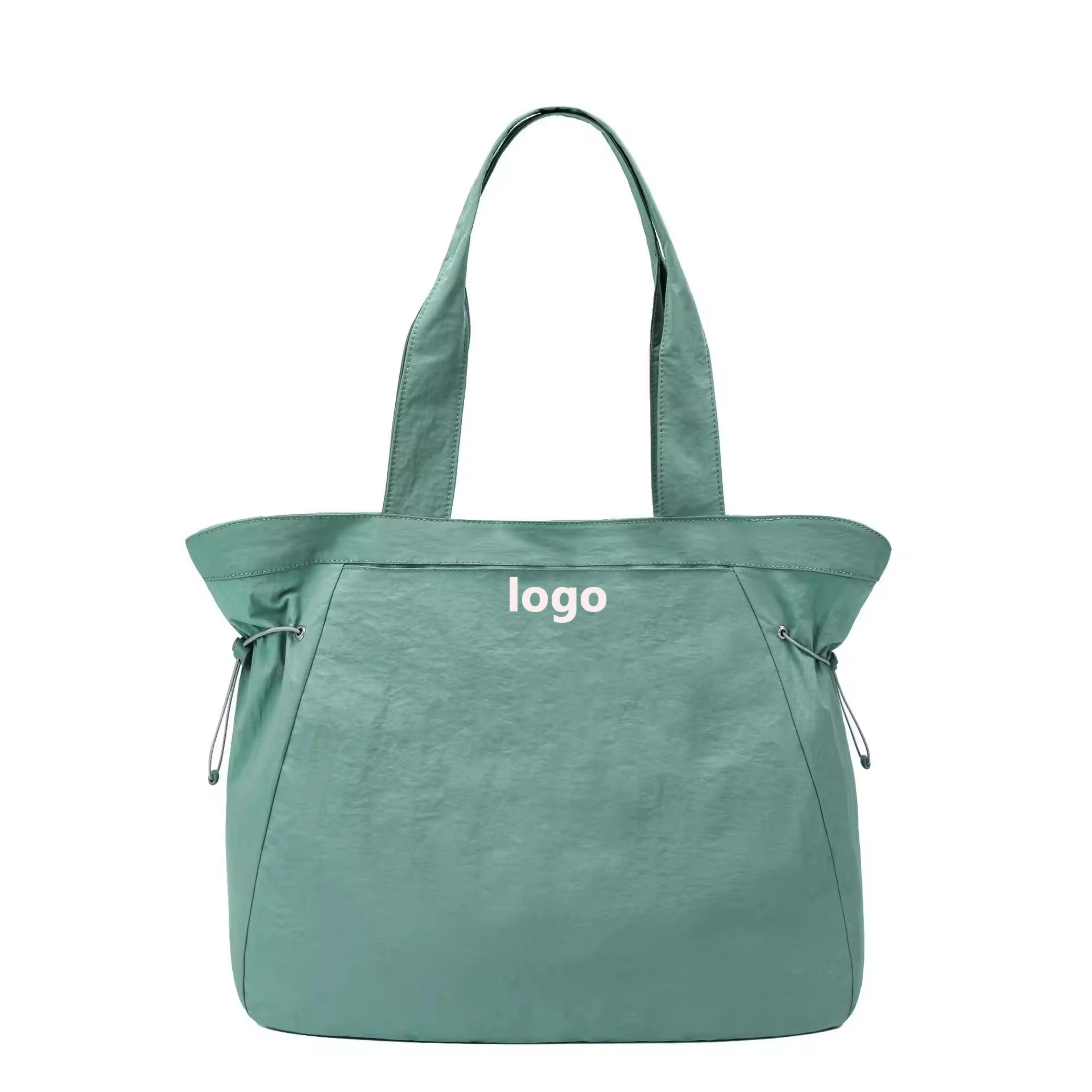 2024 yeni hafif spor çanta moda kullanımlık büyük kapasiteli açık çanta özel Logo su geçirmez rahat naylon alışveriş çantası