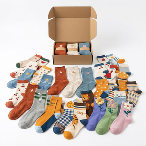 Lote de Liquidación de Calcetines para Niños, Surtido Aleatorio, Venta al Por Mayor, Lote Mixto de Calcetines Infantiles Baratos - Product Image 1