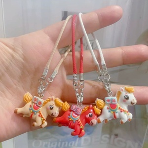 Venta al por mayor de fábrica, <span class=keywords><strong>precio</strong></span> bajo, <span class=keywords><strong>miniatura</strong></span> de poni, llavero creativo, accesorios de decoración para teléfono móvil, colgante para bolso de niñas - Product Image 2
