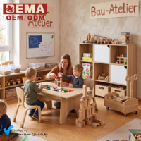 Table en bois d'intérieur EMA pour le jeu à la maison avec des coins arrondis sécurisés, ensemble chaise et table pour une utilisation scolaire