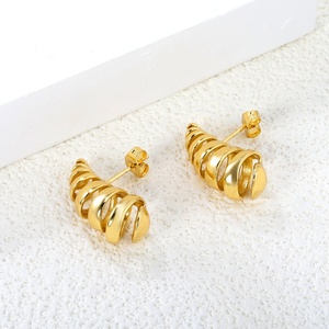Nouvelle Arrivée Boucles d'Oreilles Clous Goutte d'Eau en Acier Inoxydable Plaqué Or 18 carats PVD, Bijoux Goutte d'Eau Creuse et Massif en Forme de Croissant - Product Image 5