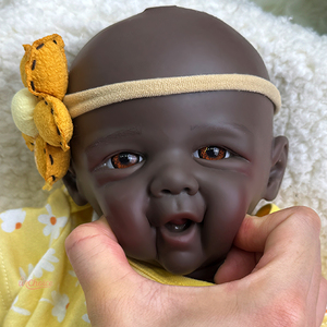 Realistische 17 Zoll schwarze Haut Baby Girl <span class=keywords><strong>Dolls</strong></span> Custom ized <span class=keywords><strong>Black</strong></span> Reborn Baby <span class=keywords><strong>Dolls</strong></span> Schwarzes Mädchen Silikon puppe - Product Image 3