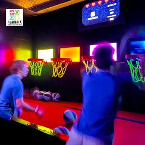 Sol de jeu LED interactif pour le jeu de l'oie, idéal pour les centres commerciaux, les salles de jeux, les activités de team building et les jeux de fête - Product Image 1