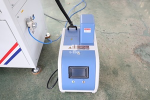 Máquina para Insertar Revestimientos de Plástico, Juntas de Aluminio y Arandelas de Espuma, Máquina para Colocar Material Acolchado, Máquina de Pegamento Termofusible - Product Image 4