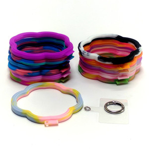 Accesorios de moda europea americana Cross-Border Hot European American Style Pulsera de silicona Llavero Squeeze Toys - Product Image 3