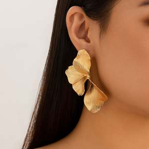 Elegant Ginkgo Leaves Half Flower Pearl <b>Stud</b> <b>Earrings</b> Women's Party Jewelry with Imitation Pearl and Gold Plating - Product Image 4