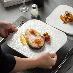 Assiette à dîner en céramique plate mate gaufrée au design moderne Offre Spéciale ensembles de plateaux de service carrés pour les fêtes et les restaurants - Product Image 1