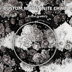 Collier personnalisé en moissanite taille coussin testée au diamant, en argent sterling 925, avec maillons à taille variable - Product Image 2
