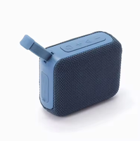 Mini Altavoz Portátil de Moda con Bluetooth, 5W, Bajos, Radio FM, Reproductor USB/TF, Cubierta de Tela y Correa