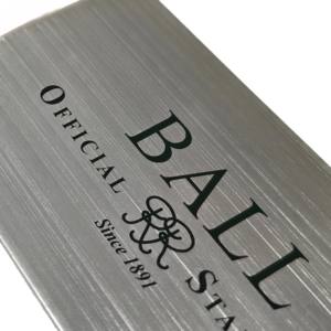 <span class=keywords><strong>Plaque</strong></span> nominative en aluminium <span class=keywords><strong>brossé</strong></span> et chanfreiné, <span class=keywords><strong>autocollante</strong></span> 3D, avec texte imprimé en typographie et finition laquée, directement du fabricant - Product Image 4