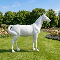 Statue de jardin de licorne en résine grandeur nature personnalisée Sculpture colorée en fibre de verre Statuette en PRF Artisanat extérieur en résine