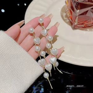Women's Modern Daily Wear Gold-Plated Round Pearl <b>Heart</b> Stud Earrings Fashion Design With <b>Sweet</b> Long Tassel Made From Alloy - Product Image 5