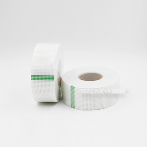 Ruban auto-adhésif en <span class=keywords><strong>fibre</strong></span> <span class=keywords><strong>de</strong></span> <span class=keywords><strong>verre</strong></span> imperméable pour plaques <span class=keywords><strong>de</strong></span> plâtre, prix usine, vente chaude, service <span class=keywords><strong>de</strong></span> découpe sur mesure - Product Image 1