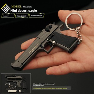 Portachiavi Mini <span class=keywords><strong>Desert</strong></span> <span class=keywords><strong>Eagle</strong></span> in Metallo Staccabile in Scala 1:4 con Stampa UV, Ciondolo a Pistola in Lega, Decorazione Giocattolo, Modello Giocattolo - Product Image 2