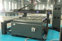 Precio de Fábrica: Router CNC de 3 Cabezales con Eje Rotatorio 1530 1325 para Grabado y Procesamiento de MDF, Acrílico, PVC, Piedra y Metal