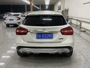 Voiture d'<span class=keywords><strong>occasion</strong></span> <span class=keywords><strong>Mercedes</strong></span>-Benz GLA 220 Luxe SUV 1.6T Année 2017 Faible Kilométrage Couleur Blanche Excellent État Toit Panoramique à Vendre en Chine - Product Image 5