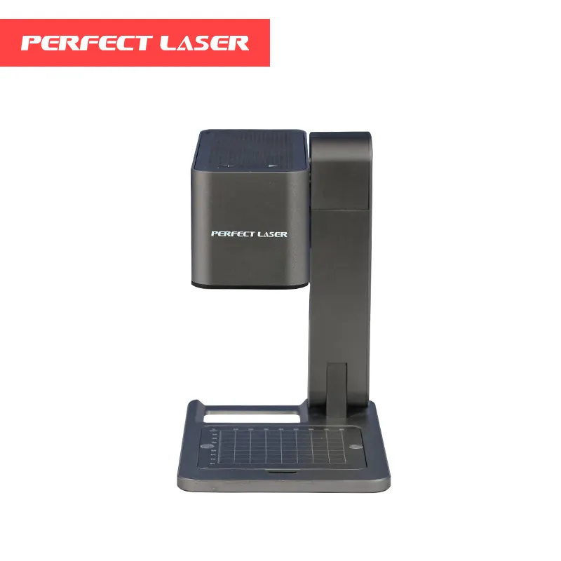 Perfecte Laser-5W Hoge Sterkte Ingebouwde Gyroscoop Aluminium Body Mini-Opvouwbare Desktop Fiber Lasermarkeermachine