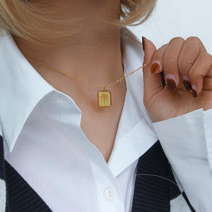 قلادة من الفولاذ المقاوم للصدأ مطلية بالذهب بتصميم أصلي جديد ، قلادة مربعة من التاروت ، قلادة ولادة على شكل زهرة لمدة 12 شهرًا - Product Image 4