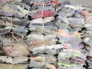 โรงงานเสื้อผ้าขายส่ง ลดราคาสต็อกเสื้อผ้ารวมหลายแบบ ขายส่งเสื้อผ้าจำนวนมาก จัดส่งเสื้อผ้า เสื้อ ชุดเดรส มัดรวม เสื้อผ้ามือสอง - Product Image 6