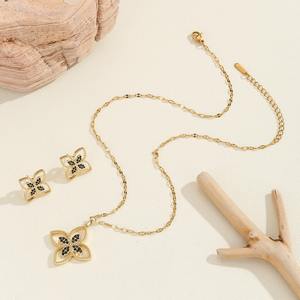 Ensemble de 2 pièces de bijoux punk : <span class=keywords><strong>boucles</strong></span> <span class=keywords><strong>d</strong></span>'<span class=keywords><strong>oreilles</strong></span> <span class=keywords><strong>et</strong></span> <span class=keywords><strong>collier</strong></span> en cuivre <span class=keywords><strong>et</strong></span> zircon, style trèfle à quatre feuilles, cadeau de mariage pour femme, chaîne assortie, ne se <span class=keywords><strong>d</strong></span>écolore pas - Product Image 2