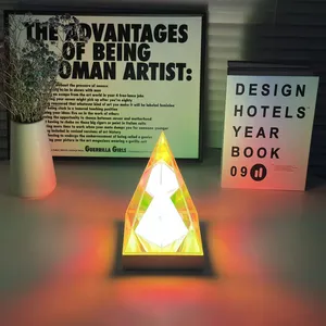 Luminária de mesa LED RGB para decoração de presente de aniversário, luminária de mesa com luz de humor para crianças, acrílico triangular, luminária noturna de mesa com luz de noite