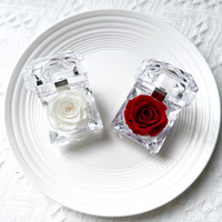 Boîte à bijoux en acrylique miniatures avec roses éternelles conservées rouges et roses, boîte à bagues, cadeaux parfaits pour la Saint-Valentin pour petite amie ou mère
