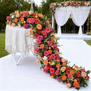 การจัดดอกไม้สีแดงกุหลาบส้มตกแต่งโต๊ะงานแต่งงานลูกบอลดอกไม้สำหรับเฉลิมฉลองวันวาเลนไทน์ - Product Image 1