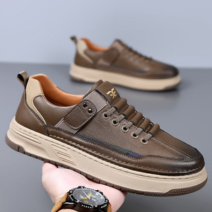 รองเท้าผ้าใบผู้ชายทรง Chunky หนังแท้ ส้นเตี้ย กันลื่น พื้นรองเท้า EVA กลางพื้นยาง พื้นรองเท้าด้านนอกยาง รองเท้าลำลองใส่สบาย - Product Image 1