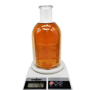 Bouteille en verre vide carrée transparente de 1200 ml pour spiritueux (brandy, whisky, rhum, gin) avec traitement de surface par marquage à chaud - Product Image 3
