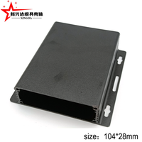 Boîtier en aluminium extrudé noir mat avec supports de montage, boîtier vide pour module de contrôleur de circuit imprimé industriel