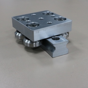 مجموعة كتل توجيه بيضاوية ذات فتحات على شكل حرف T تدعم التجميع السريع لخطوط النقل الدائرية المخصصة - Product Image 2