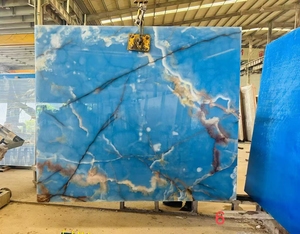 Dalles d'onyx bleu <span class=keywords><strong>saphir</strong></span> modernes translucides, collection Éclat Glacial, pour comptoirs, îlots rétroéclairés et cascades - Product Image 1