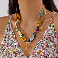 Collier pendentif en ruban de soie coloré pour femme, style bohème vintage, idéal pour l'été, les vacances, la plage et les voyages