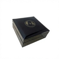 Boîtes en bois et en bambou personnalisées de luxe en MDF avec vernis noir piano, lampe LED, emballage cadeau pour bijoux, alliances de mariage