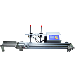 Dispositivo de llenado de 4 cabezales con transportador, apto para uso alimentario, diseñado para condimentos y bebidas, con estructura higiénica que cumple con los requisitos de procesamiento de alimentos. - Product Image 6