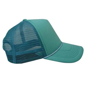 Usine de casquettes et chapeaux OEM ODM – Casquettes de camionneur personnalisées de haute qualité à 5 panneaux, casquettes de camionneur en mousse colorées avec corde, logo brodé ou imprimé - Product Image 1
