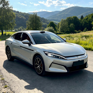 BYD Han L 2025 EV AWD รุ่นเรือธง รถซีดานหรู 810 กิโลวัตต์ มอเตอร์คู่ ระยะทางวิ่ง 601 กม. ชาร์จเร็ว อัตโนมัติ ล้อแม็ก R19 ภายในสีเข้ม พวงมาลัยซ้าย - Product Image 1