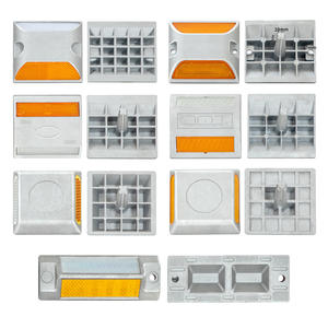 Borchie Stradali Riflettenti Prismatiche ad Alta Intensità in Alluminio Giallo e Bianco per Parcheggi, Strade Urbane e Autostrade - Product Image 4