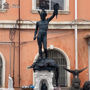 Statue de Persée en bronze grandeur nature, célèbre sculpture grecque et romaine classique de Benvenuto <span class=keywords><strong>Cellini</strong></span> avec la tête de Méduse - Product Image 2