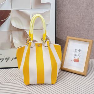 Nouveau sac carré à motif vertical, style japonais et coré<span class=keywords><strong>en</strong></span>, sac seau portable <span class=keywords><strong>en</strong></span> polyester tricoté pour sorties - Product Image 3