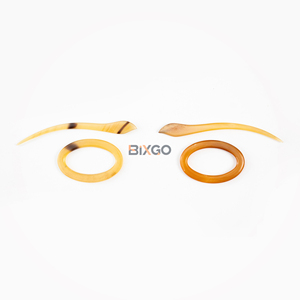 Broche d'écharpe éléphant artisanale du Vietnam en véritable corne de buffle, épingle à châle de style vintage, bijou organique durable - Product Image 4