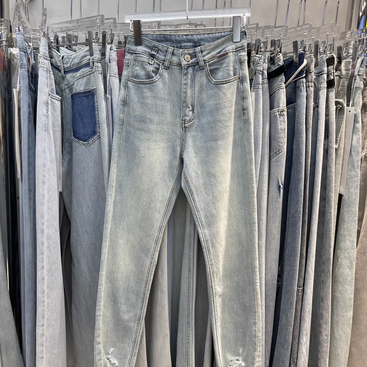 Ликвидация избыточного производства, индивидуально упакованные Подержанные джинсы для женщин, высокое качество, низкая цена, женские джинсы смешанного дизайна и размера La