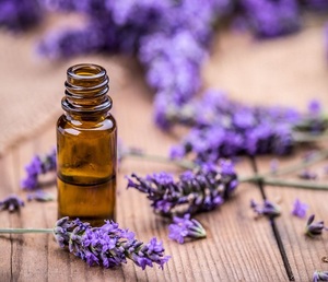 Aceite de Lavanda para Masajes Corporales y Cuidado de la Piel, Aroma Dulce, 100% Puro, Ecológico, Antienvejecimiento, Antiarrugas, Terapia de Spa en Casa - Product Image 1