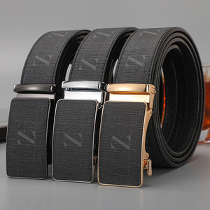 Mode hommes boucle automatique <span class=keywords><strong>ceinture</strong></span> alliage lettre <span class=keywords><strong>B</strong></span> ceintures en cuir fendu pour hommes cliquet mâle usine Logo personnalisé - Product Image 1