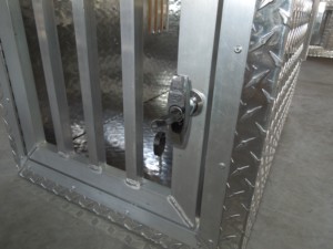 Ulaşım için kilit köpek durumda ile yüksek kalite alüminyum elmas plaka köpek kafesi - Product Image 3