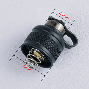 Lampe torche tactique Modlite M300 M600 avec bouton de commande sur la partie inférieure, faisceau long et lumineux, couleur sable noir - Product Image 3