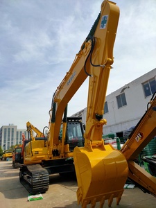 Excavadora Komatsu PC220-8 Modelo 2017-2024 Importada de Japón de Segunda Mano con Pocas Horas de Trabajo del Motor - Product Image 3