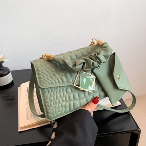 <span class=keywords><strong>Bolsos</strong></span> de mano de diseñador con logotipo personalizado, <span class=keywords><strong>bolsos</strong></span> de mano de lujo de PU de moda famosa para mujer, <span class=keywords><strong>bolsos</strong></span> de mano para mujer - Product Image 5